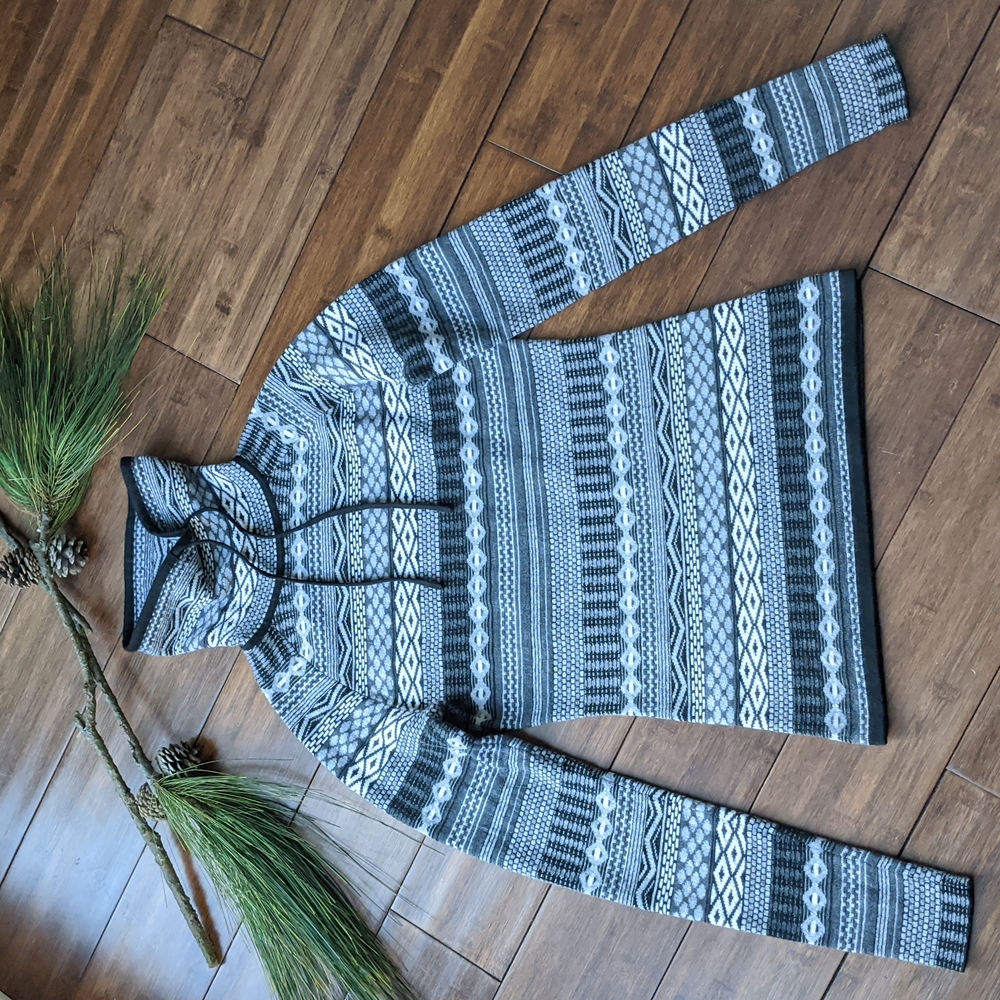 Worn Once Krimson Klover -Title Nine Pullover Sweater- Black, Gray & White XS - Picture 2 of 13
